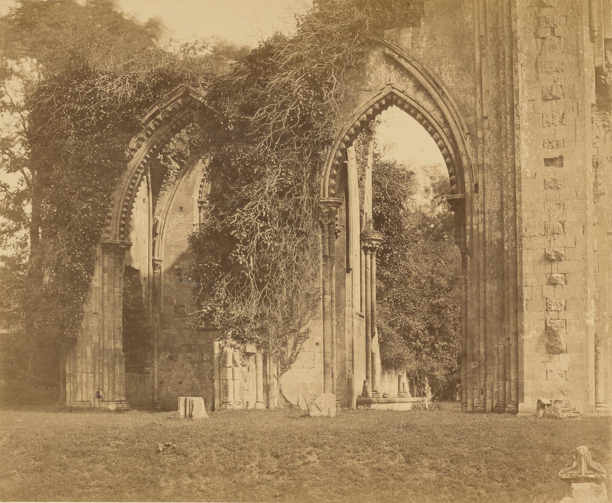 Abadia de Glastonbury, arcos da nave lateral norte de Roger Fenton