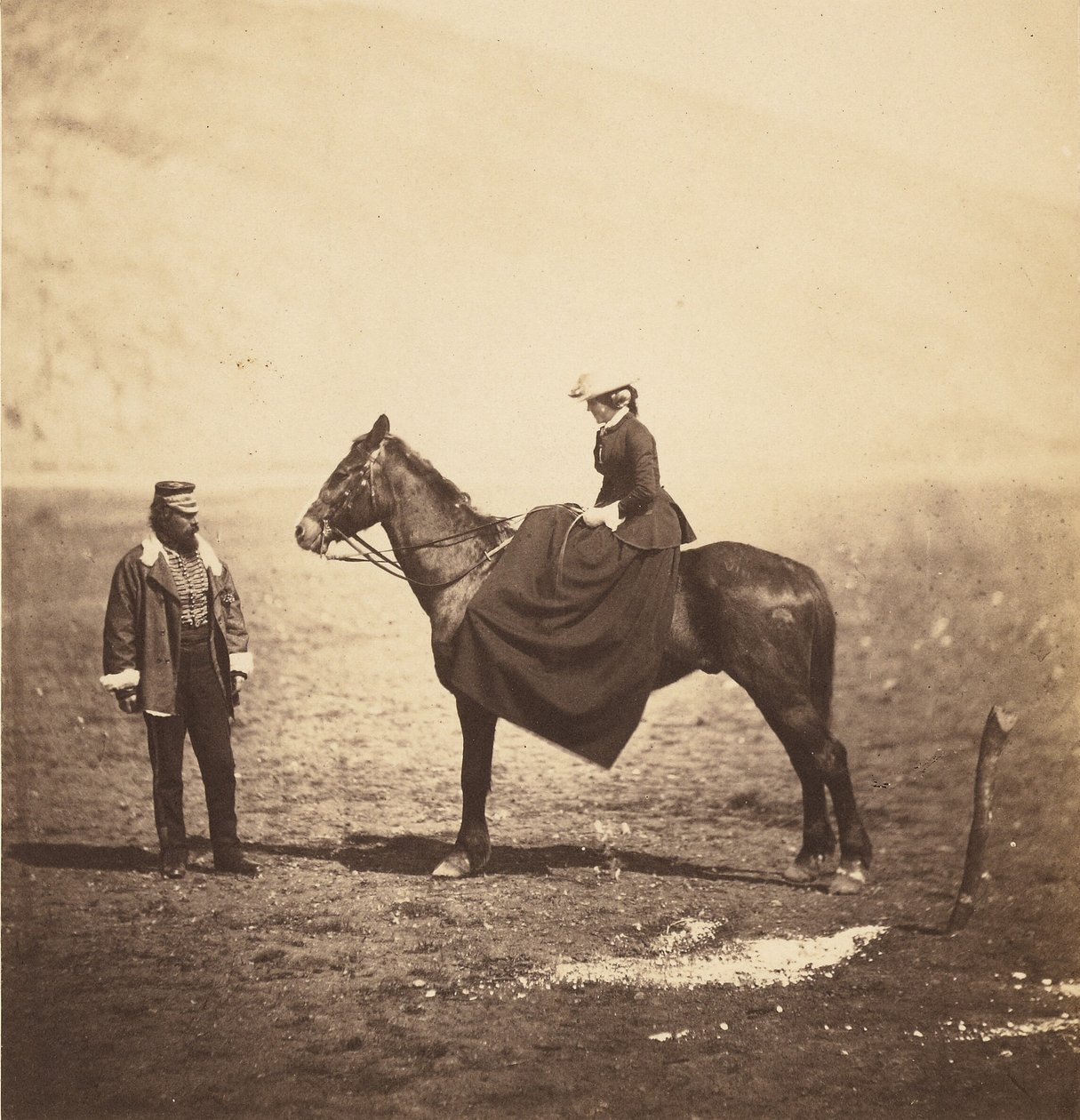 Henry Duberly Esq., Paymaster, 8th Hussars  Mrs. Duberly. de Roger Fenton