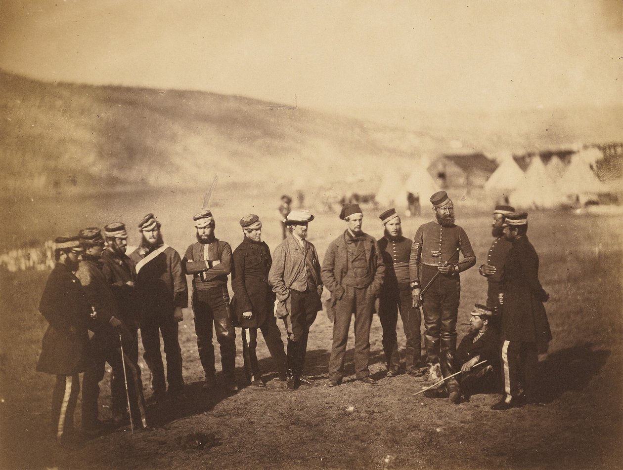 Major Burton e oficiais do 5.º Regimento de Guardas Dragões de Roger Fenton