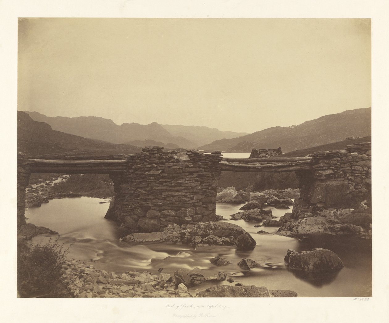 Pont-y-Garth, perto de Capel Curig de Roger Fenton