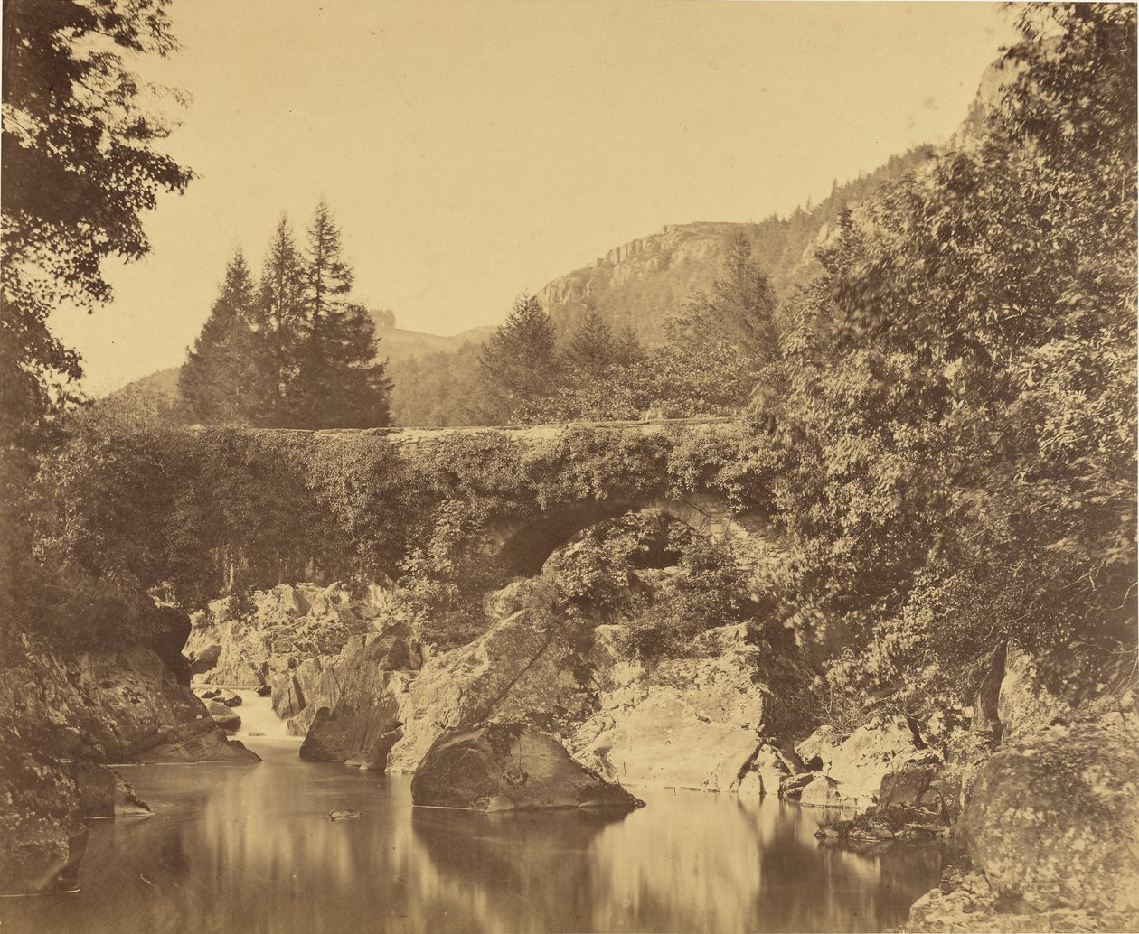Poça abaixo de Pont y Pari, Bettws-y-Coed, País de Gales. de Roger Fenton