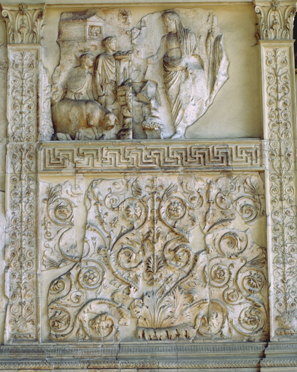 Enéias sacrificando aos Penates, parede ocidental do Ara Pacis (mármore) de Roman