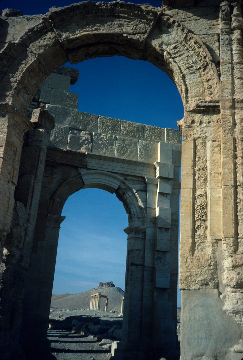 Arcos no que provavelmente era um corredor de Roman