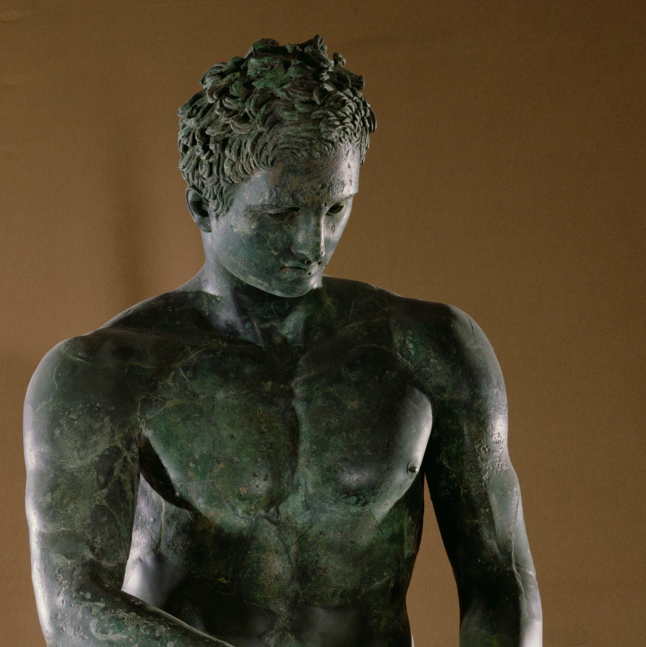 Atleta (cópia de um original grego de c04th BC) (bronze) (detalhe) de Roman