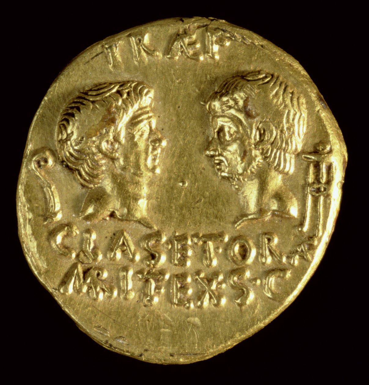 Binário (reverso) cunhadas por sustentado (75-35 aC) com frente para cabeças de GN e Pompeu Pompeu Terceira Geração (ouro) inscrições: CLAS Praef e Orae Maria, SC (para anverso ver 119142) de Roman