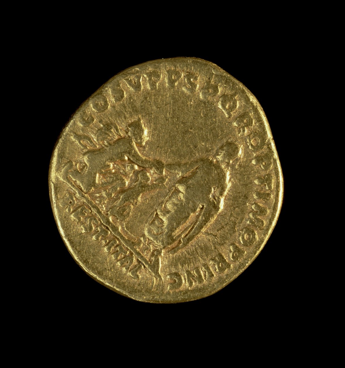 Aureus (reverso) cunhado por Trajano representando o imperador em pé à esquerda estendendo a mão direita para Italia ajoelhada direita (ouro) Inscrição: COS VPPSPQR OPTIMO PRINC REST ITAL (para anverso ver 11 de Roman