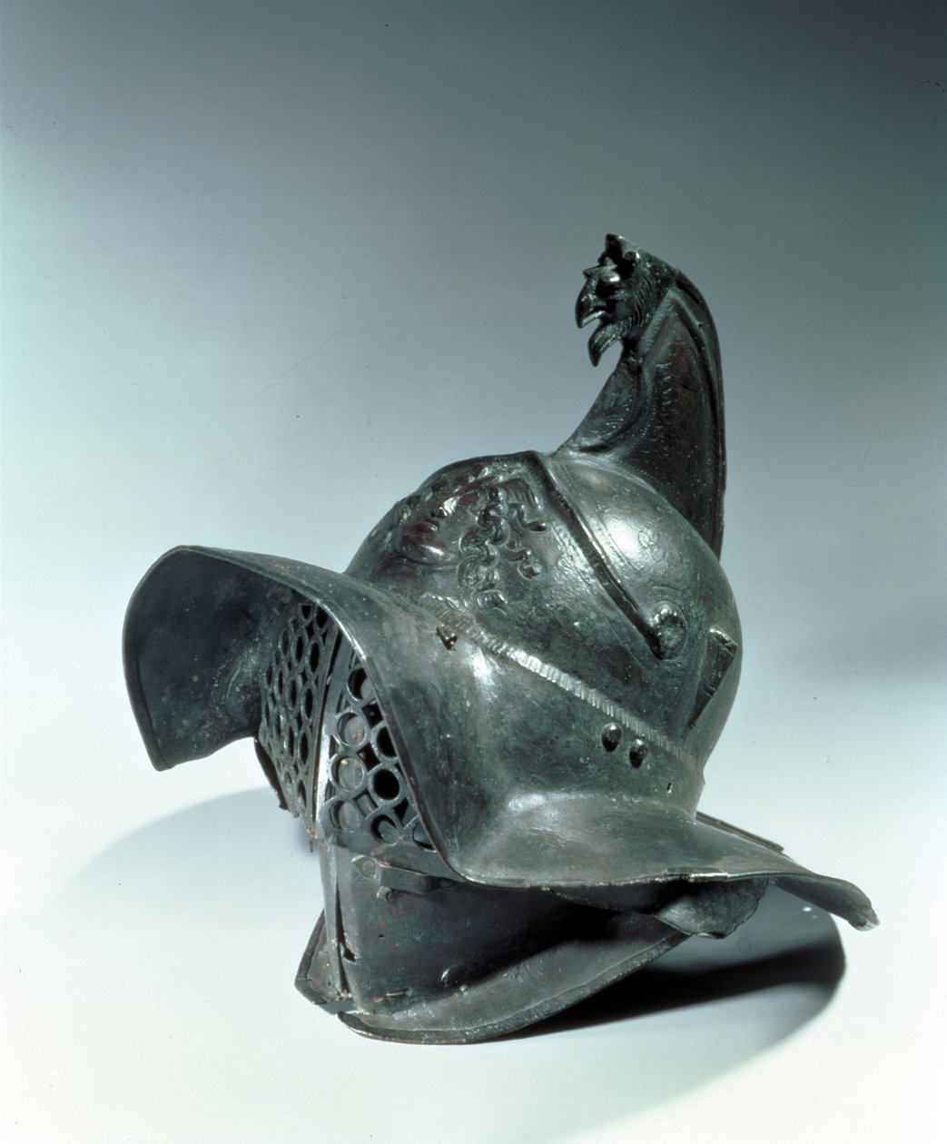Capacete de bronze do gladiador trácio, romano, século I dC (bronze) de Roman