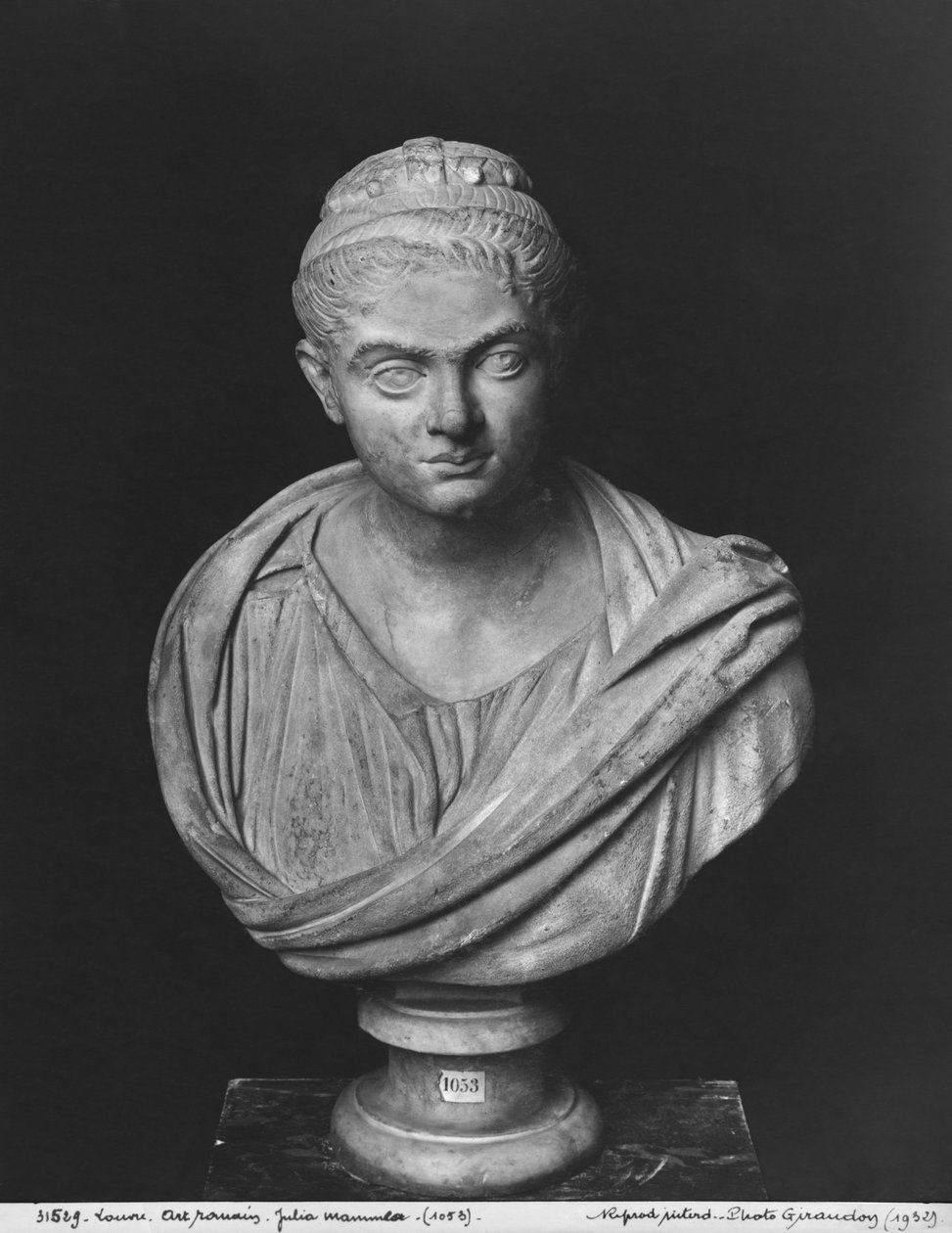 Busto de Julia Mamaea (180-235 dC) mãe do imperador Severo Alexandre (205-235 dC) c.230 (mármore) de Roman