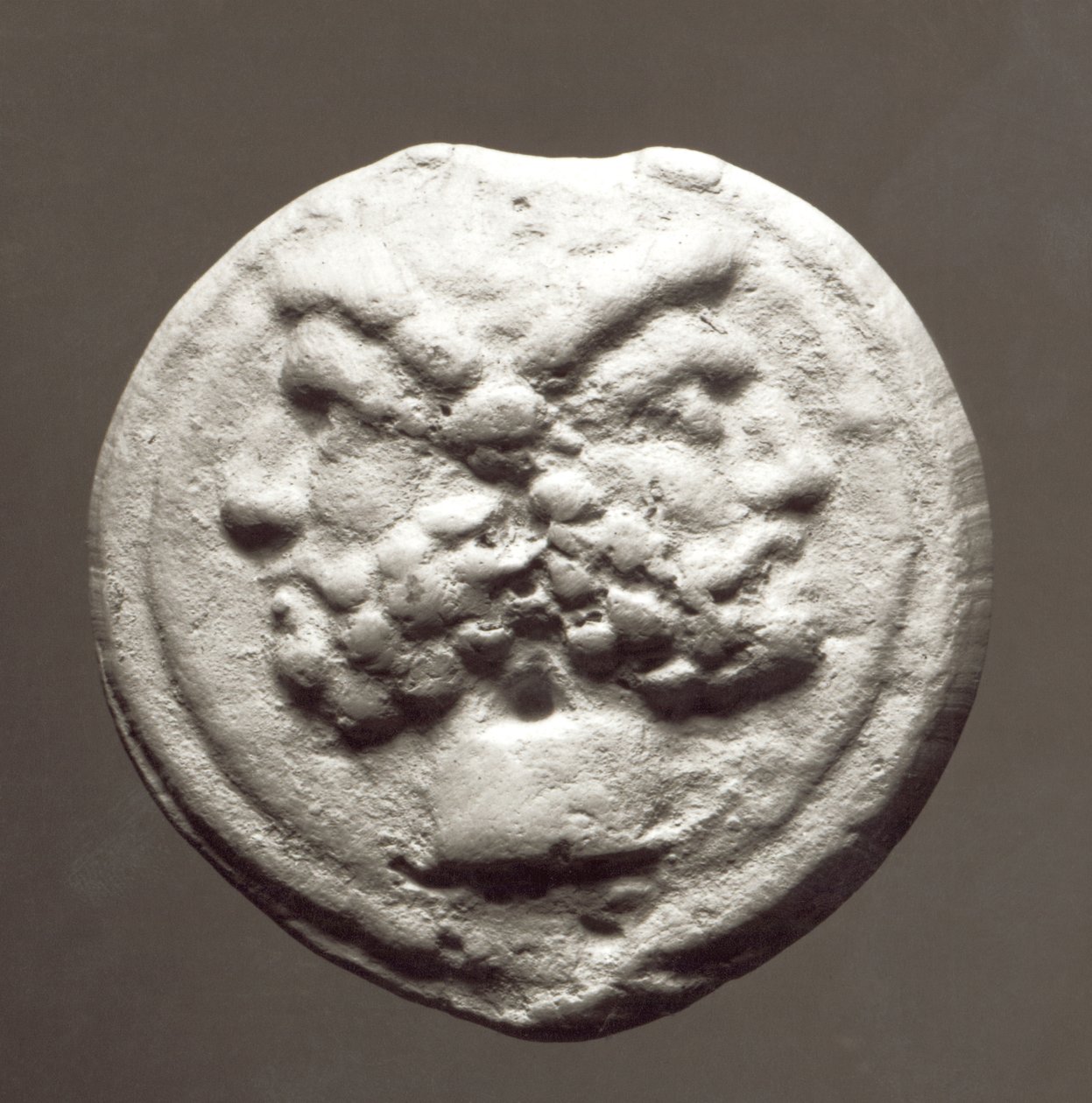 Moeda representando o deus Janus, 753 aC-476 dC (metal) de Roman