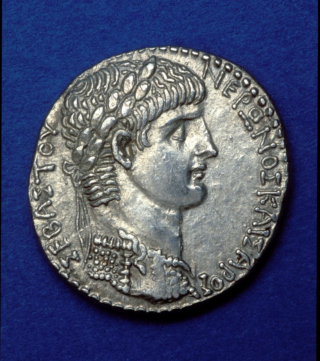 Moeda do Imperador Nero (metal) de Roman