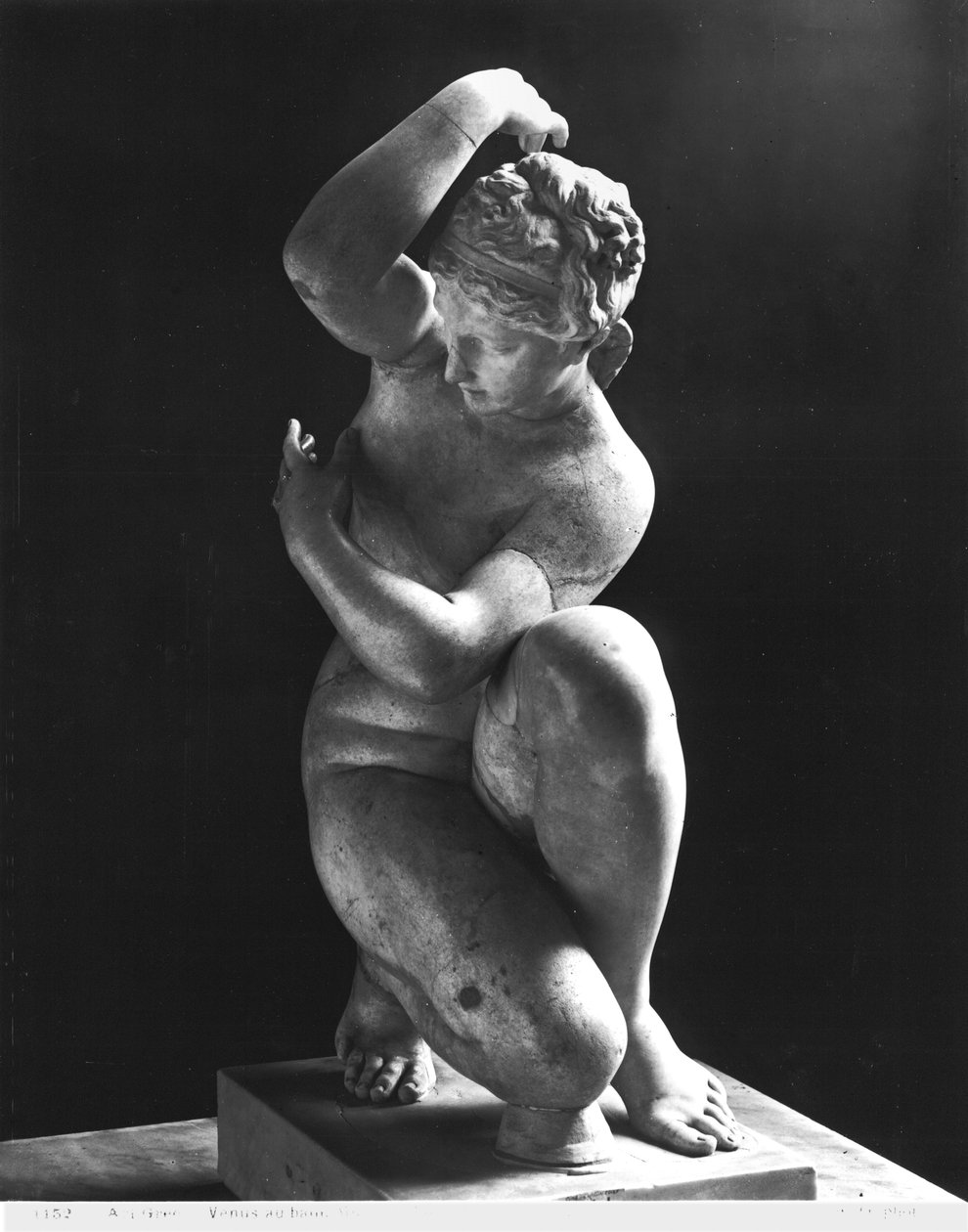Vênus Agachado, cópia de um original grego do século III aC (mármore) (ver também 191002, 191003) de Roman