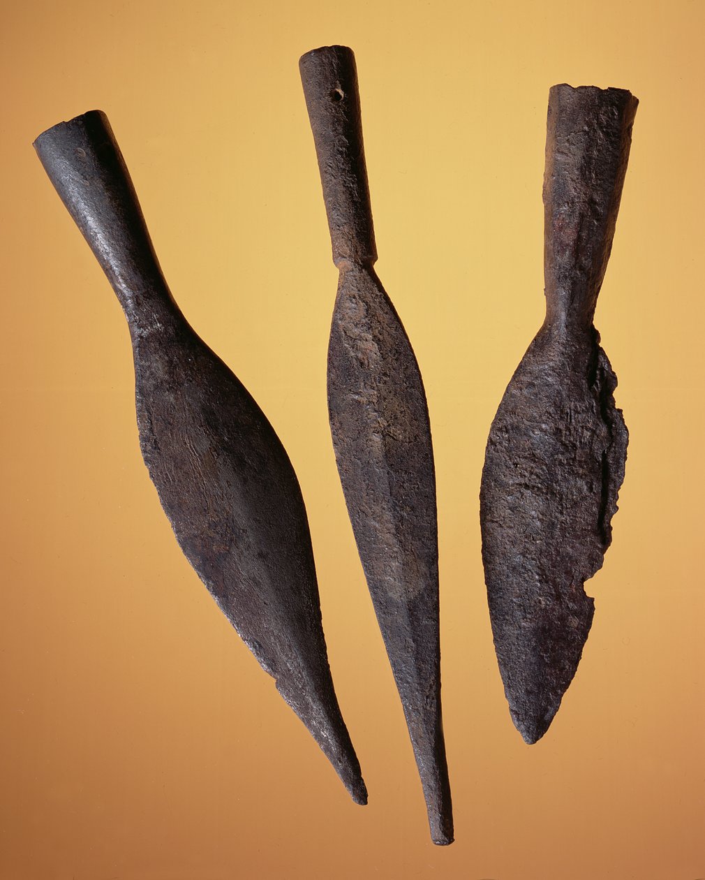 Cabeças de dardo, do sítio romano em Newstead, Melrose, AD 80-100 (ferro) de Roman