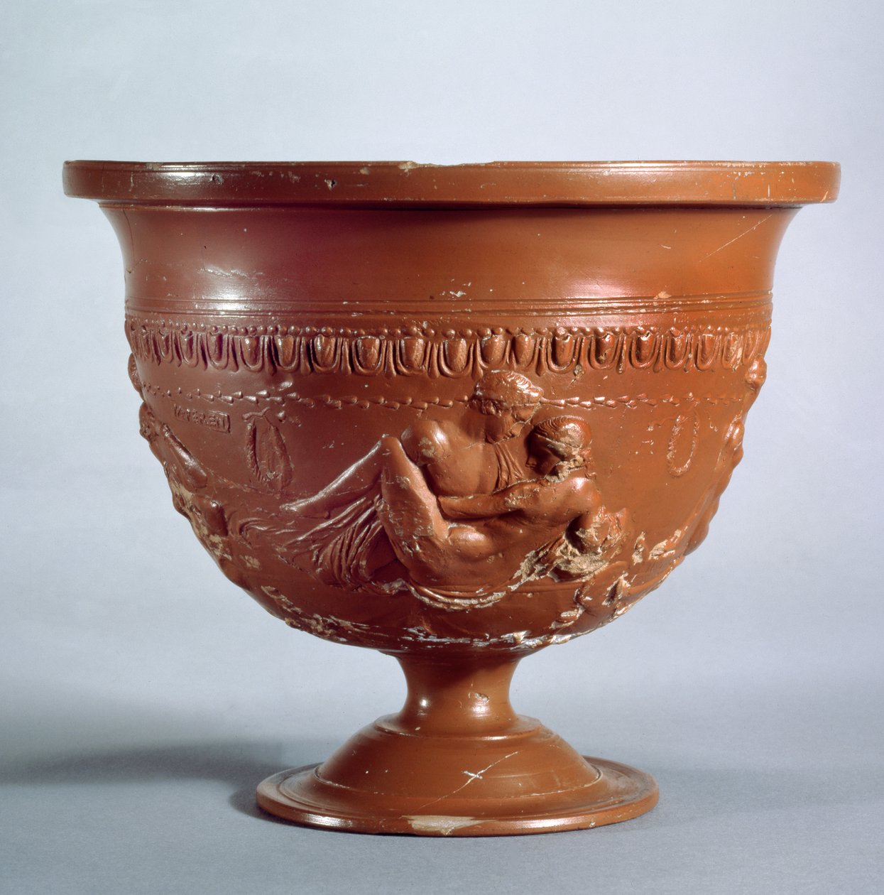 Krater retratando amantes, Arezzo, c.1st Century BC-1o século dC (cerâmica de esmalte vermelho) de Roman