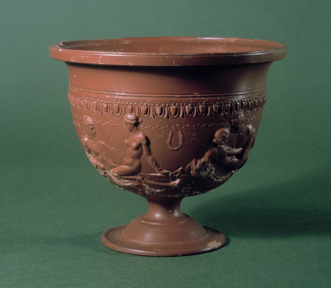 Krater retratando amantes, Arezzo, c.1st Century BC-1o século dC (cerâmica de esmalte vermelho) de Roman