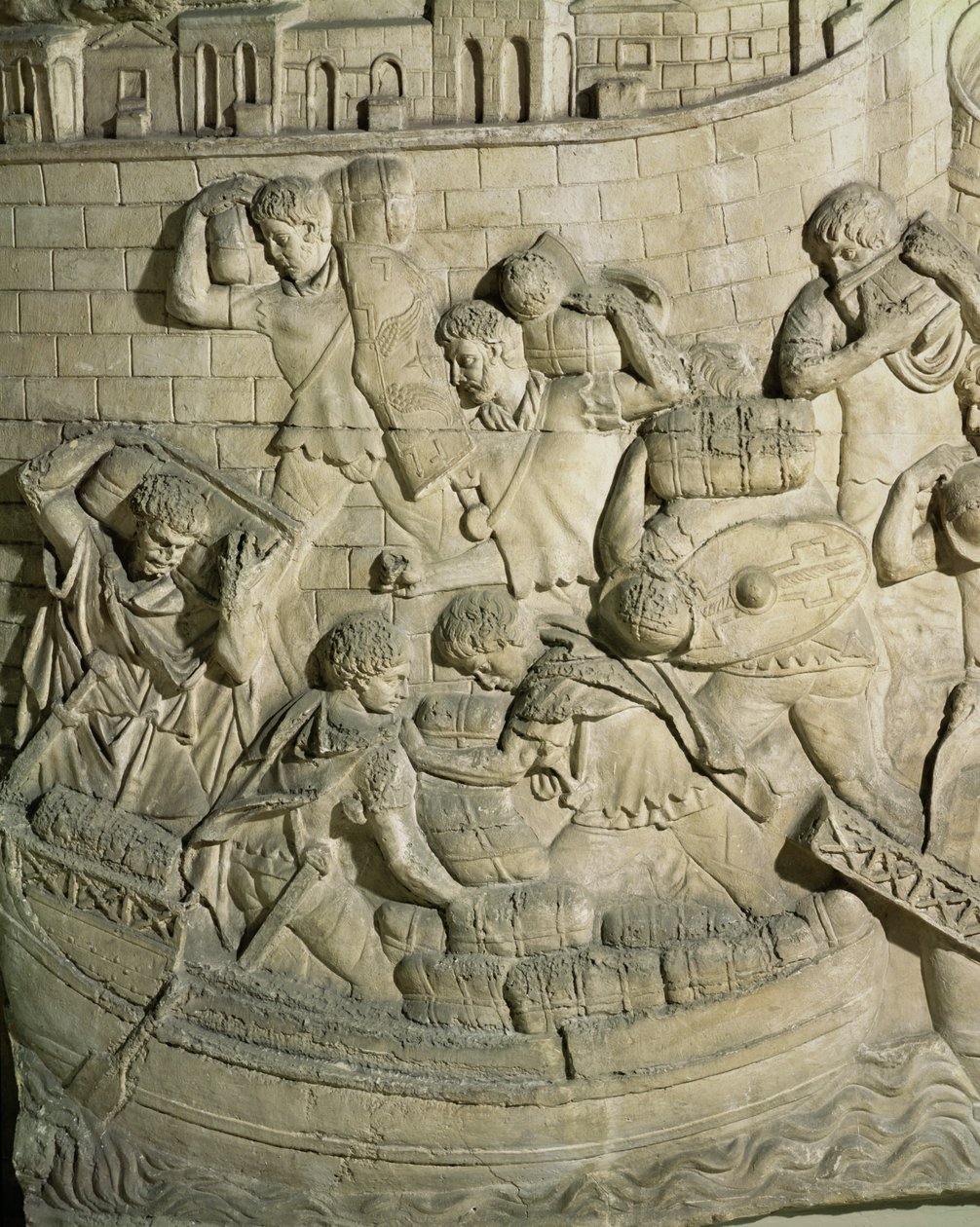 Carregando um navio, detalhe de um elenco de coluna de Trajano (gesso) de Roman