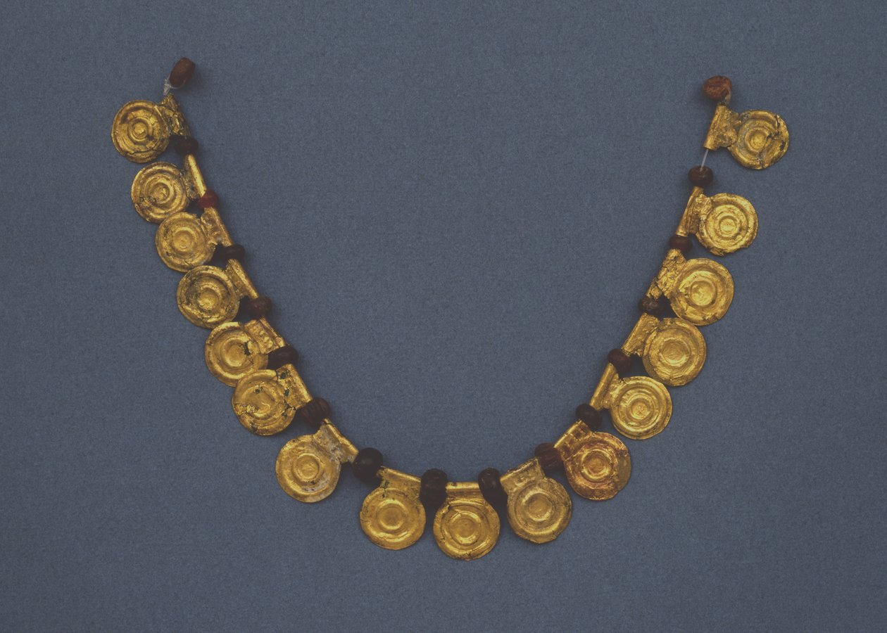 Colar, da coleção Castellani em Palestrina (ouro e âmbar) de Roman