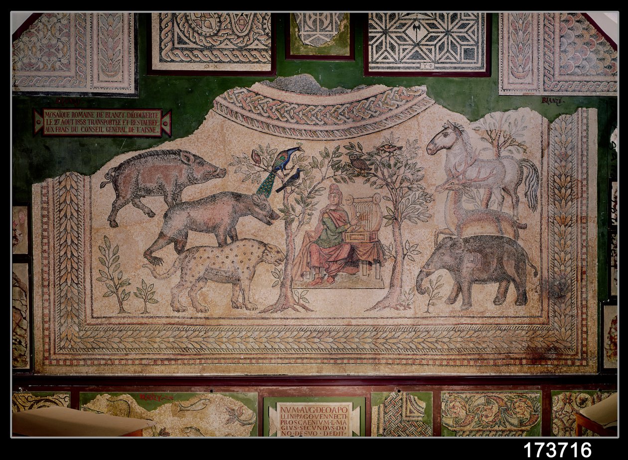 Orfeu encantando os animais, do local de Blanzy (mosaico) (ver também 37337) de Roman