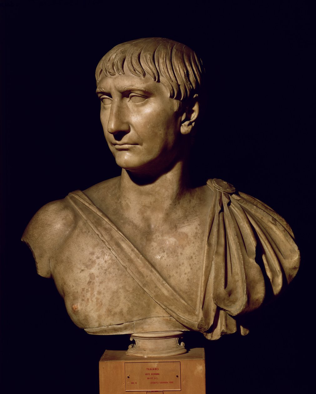 Busto de retrato do imperador Trajano (53-117 dC) (mármore) de Roman