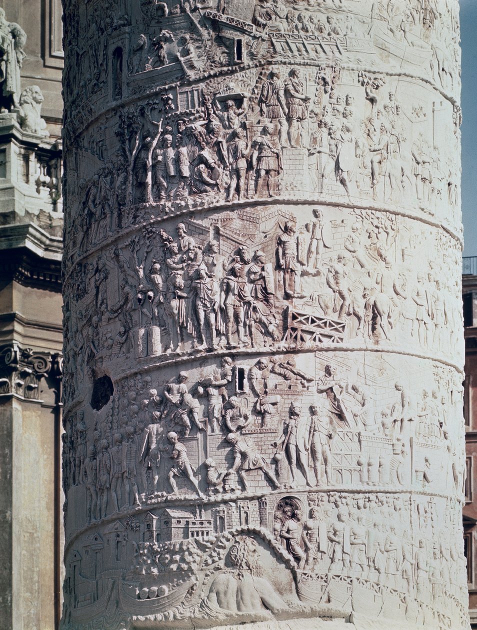 A Batalha contra os Dacians, detalhe da Coluna de Trajano, 113 dC (calcário) de Roman