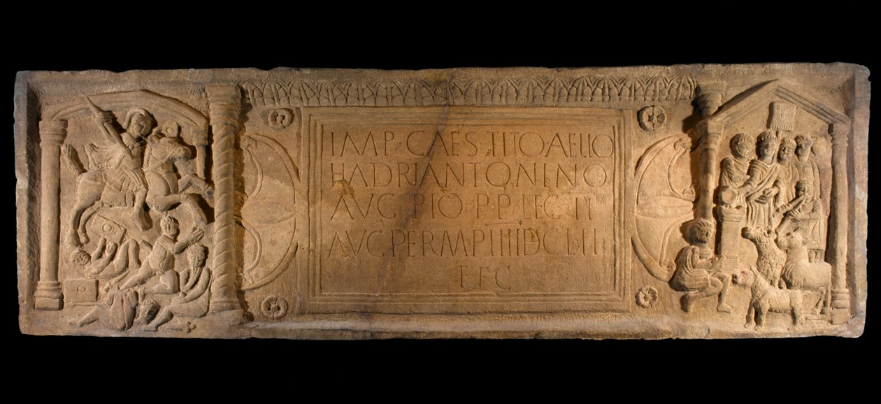 A laje de Bridgeness, detalhe de uma laje da distância do arenito, simbolizando a conquista romana, de Bridgeness, West Lothian, c.142 dC de Roman