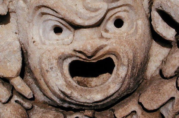 Máscara trágica, do teatro de Roman