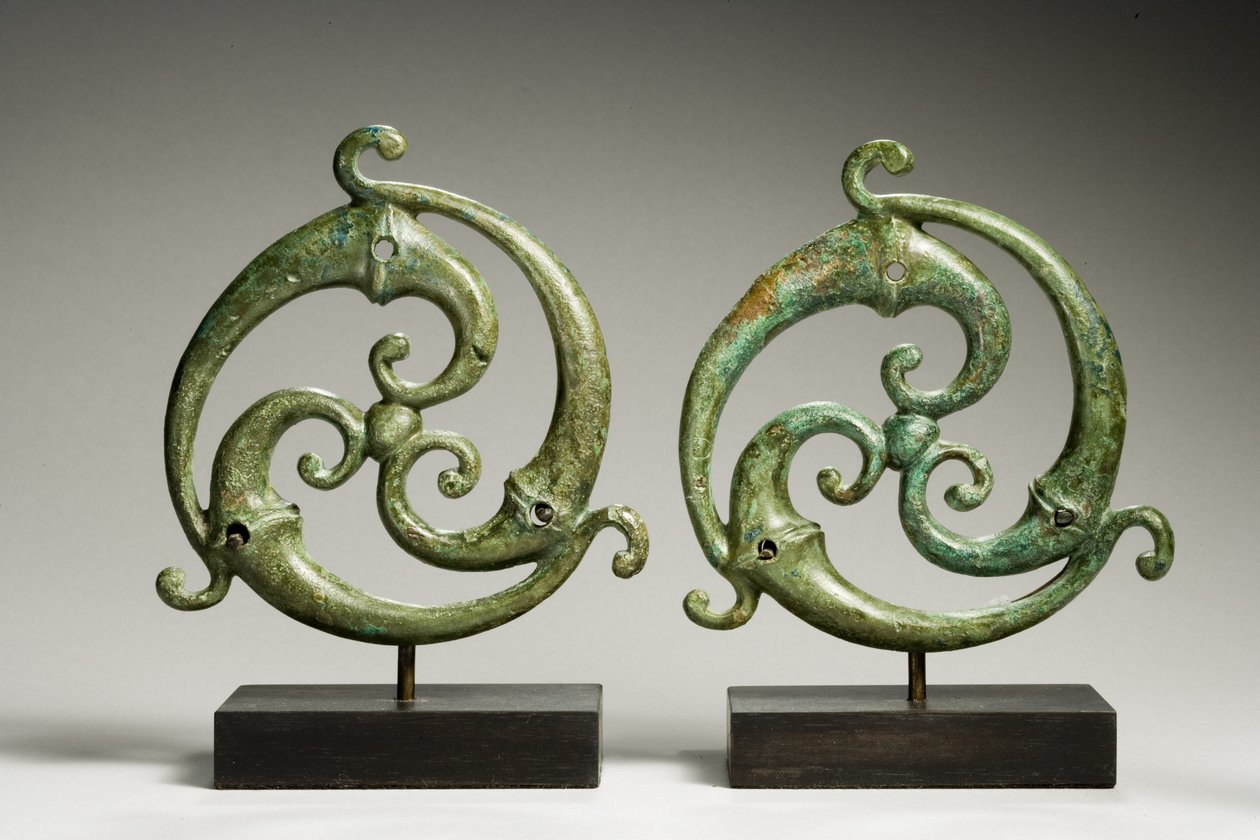Triskele apliques, Romano-Celta, c.3rd século AD (bronze) de Roman
