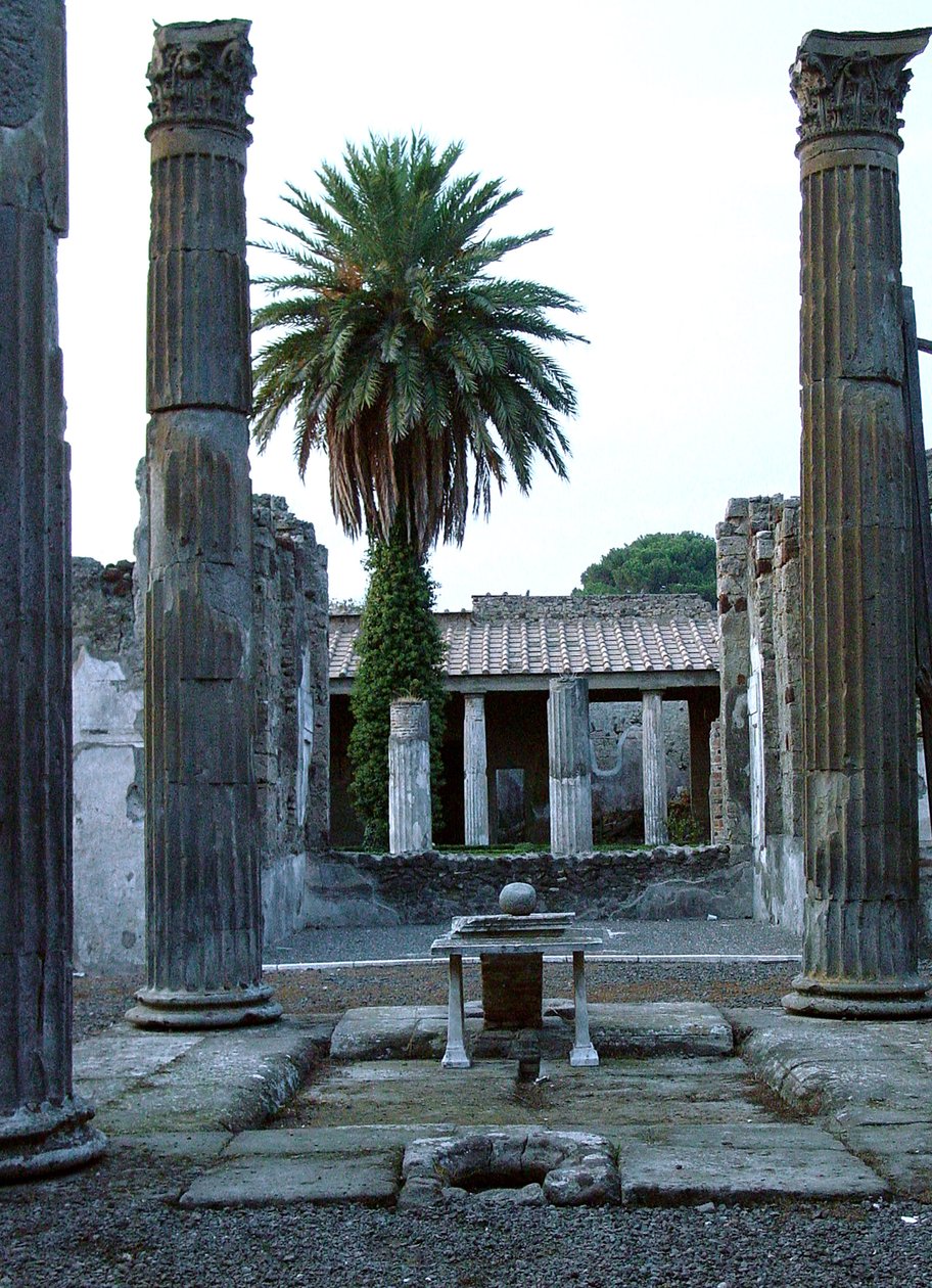 Vista de um átrio, possivelmente da Casa del Fauno (Casa do Fauno) de Roman