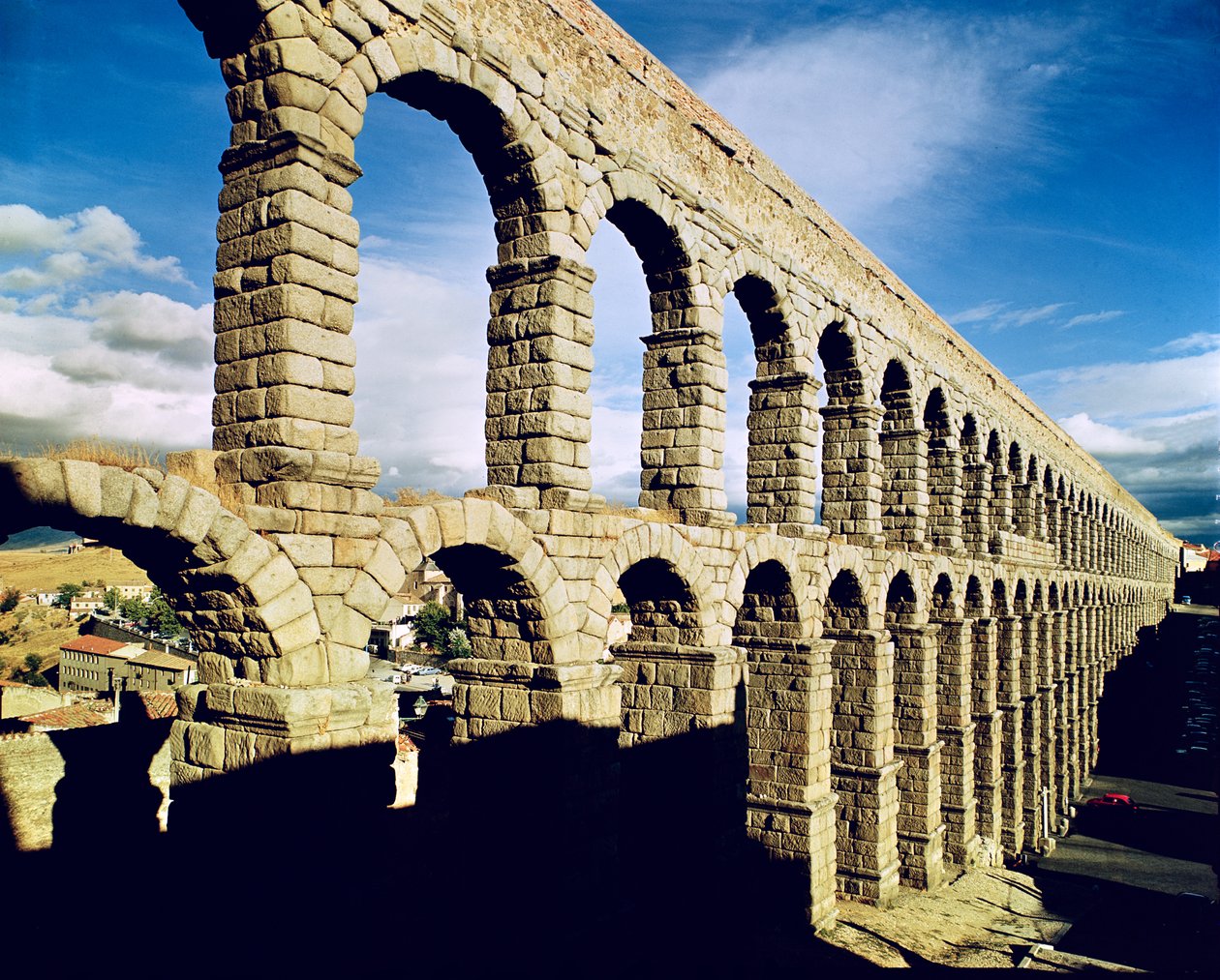 Vista do aqueduto de Roman