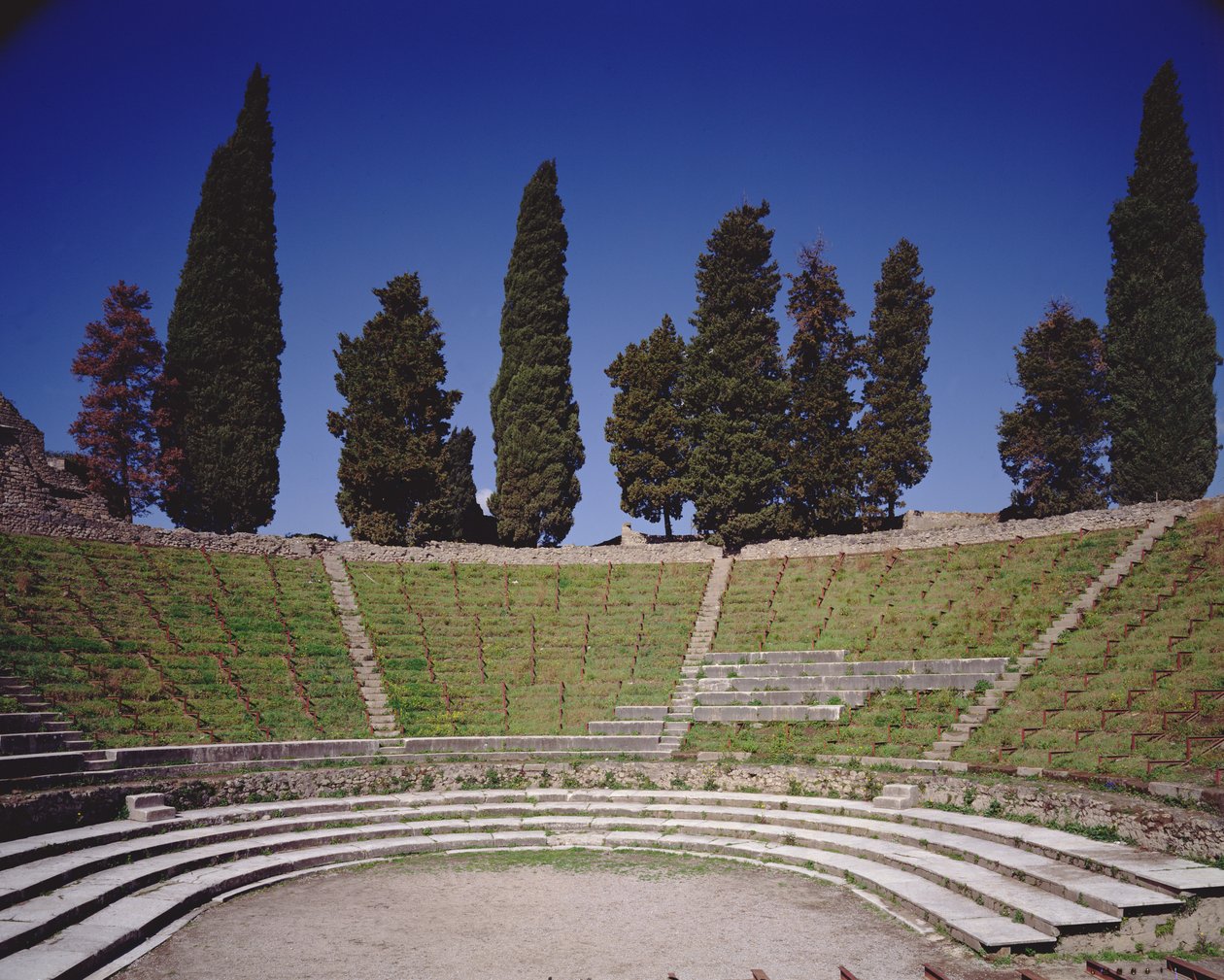 View the Teatro Grande  de Roman