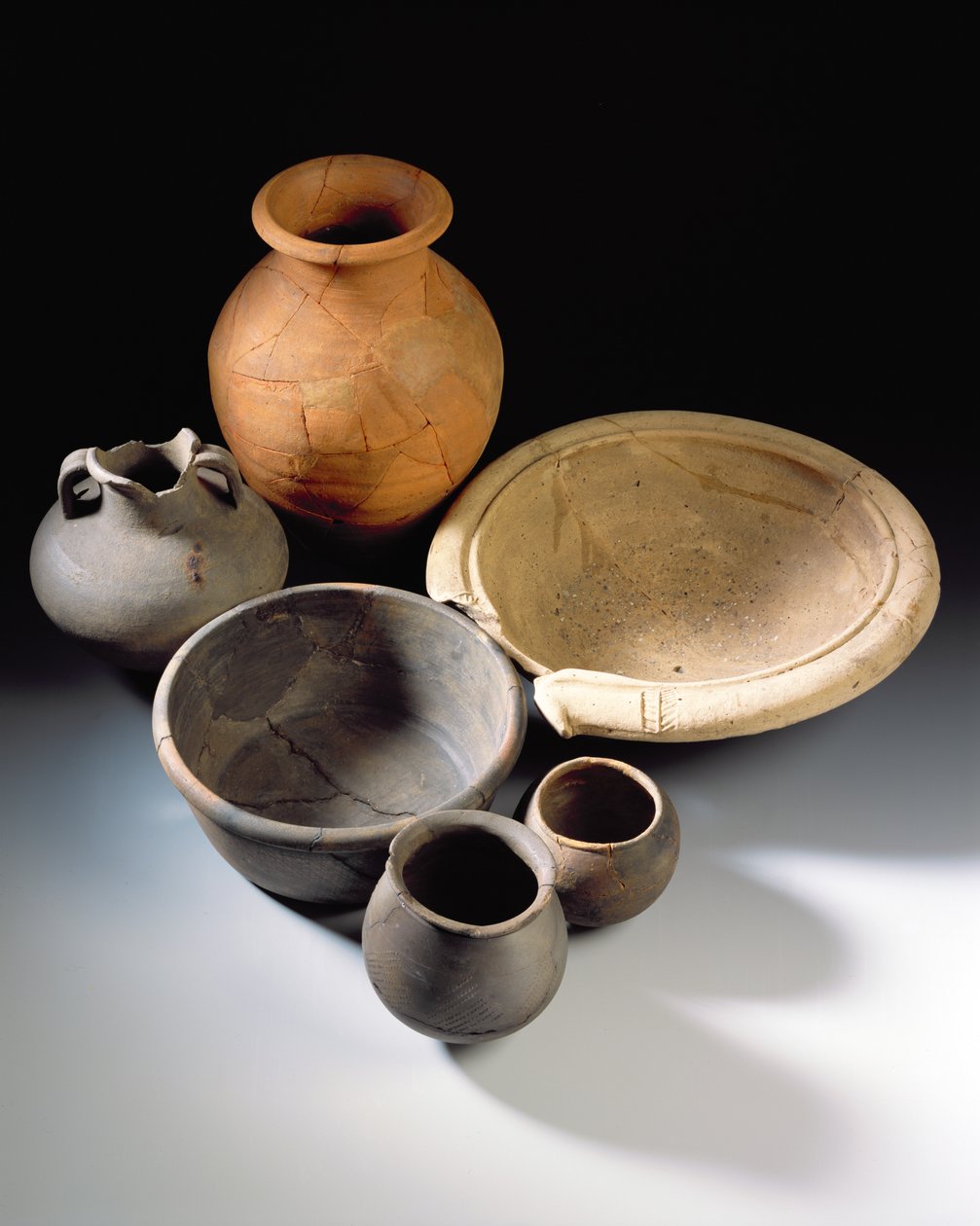 Flagon e outros vasos, de Inveresk, Midlothian de Roman Roman