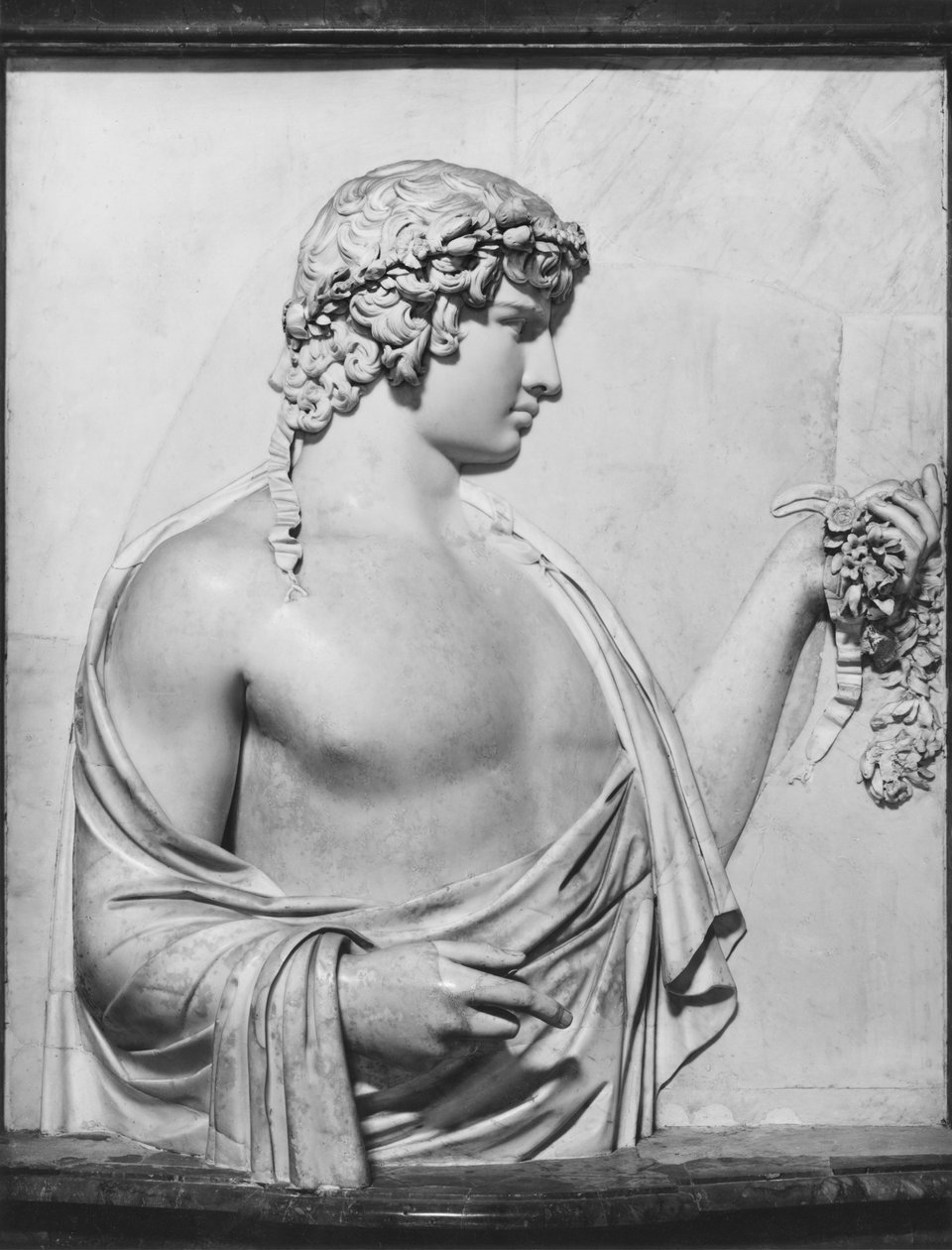 Antinous, c.130-140 AD (mármore) (foto a p/b) de Roman