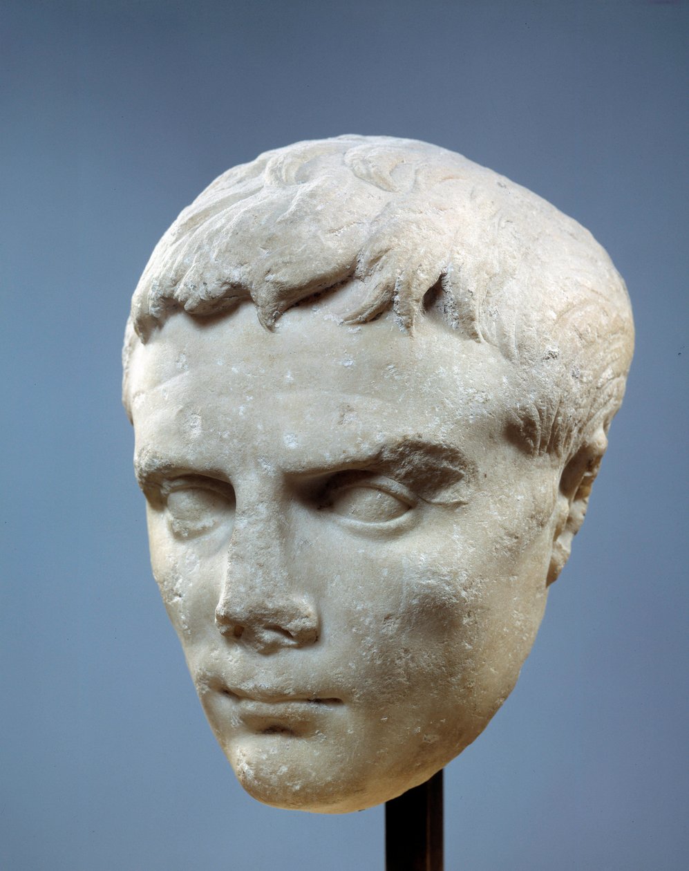 Arte da Roma Antiga: Rosto de Augusto (Octávio ou Octávio, 63 AC-14 AD. O primeiro imperador romano. Escultura encontrada em Cos, entre 27 e 20 a.C.). Paris, Musee Du Louvre de Roman