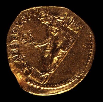 Aureus (reverso) cunhado por Adriano (117- AD 138 AD) representando AEGYPTOS (Egito) reclinado à esquerda. (ouro) Inscrição: AEGYPTOS (para anverso ver 119152) de Roman