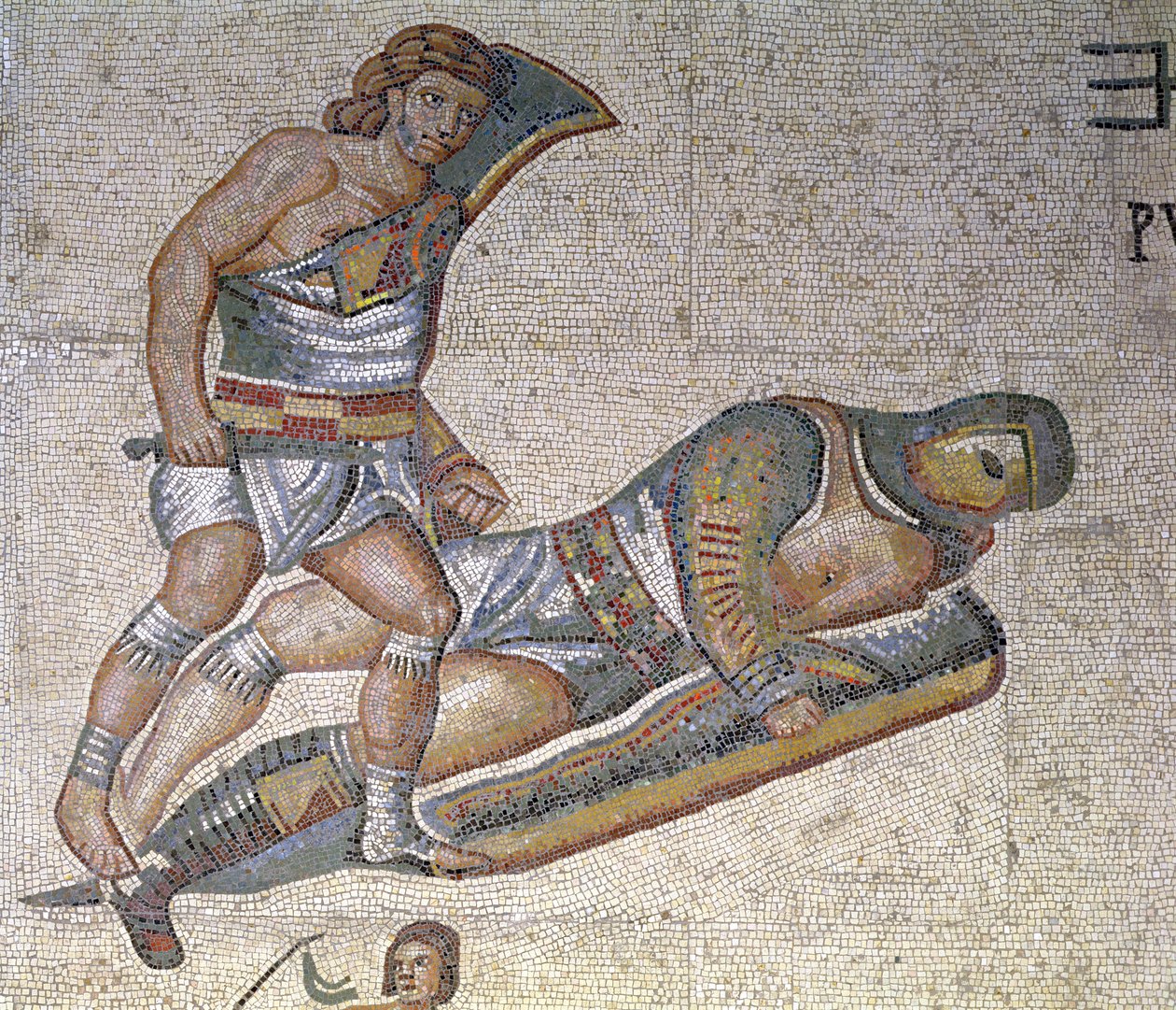 Batalha entre Gladiators, detalhe de um gladiador prendendo outro no chão, 320 dC (mosaico) de Roman
