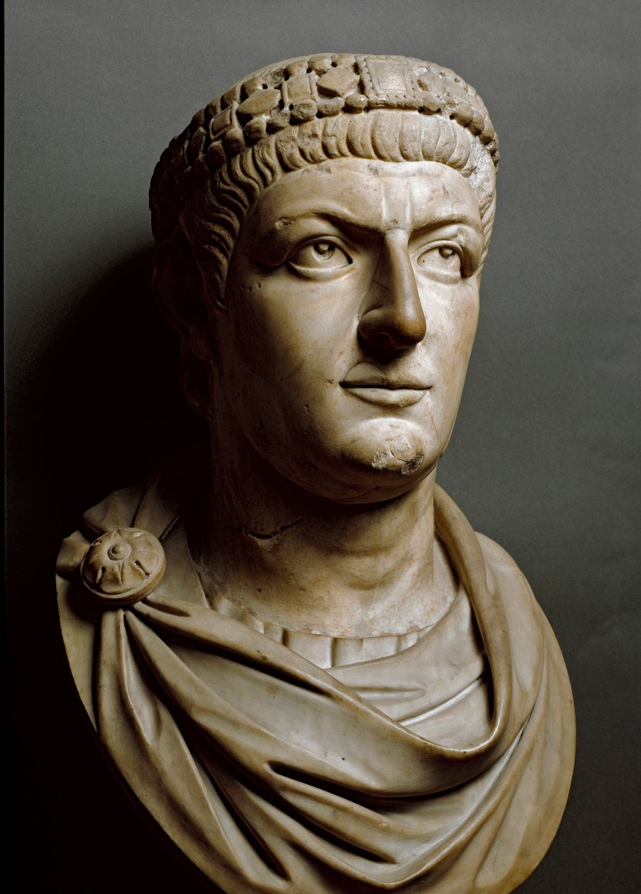 Busto de Constantino, o Grande (escultura em mármore) de Roman