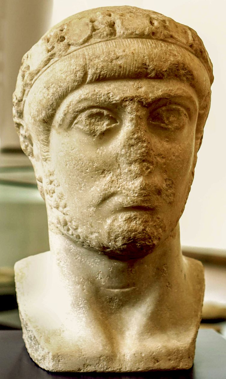 Busto do Imperador Graciano de Roman