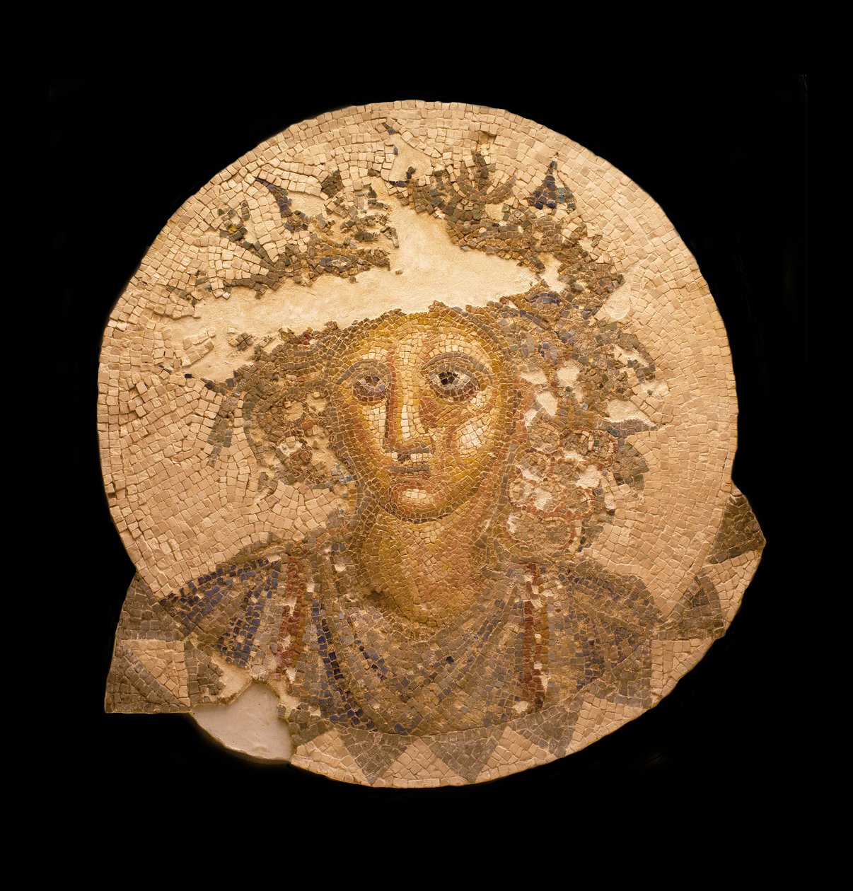 Parte central de um mosaico com a representação de Baco. Antiguidade romana encontrada em Puerto Real, perto de Cádis (Espanha), século II a.C. Museu de Cádis (Espanha). de Roman