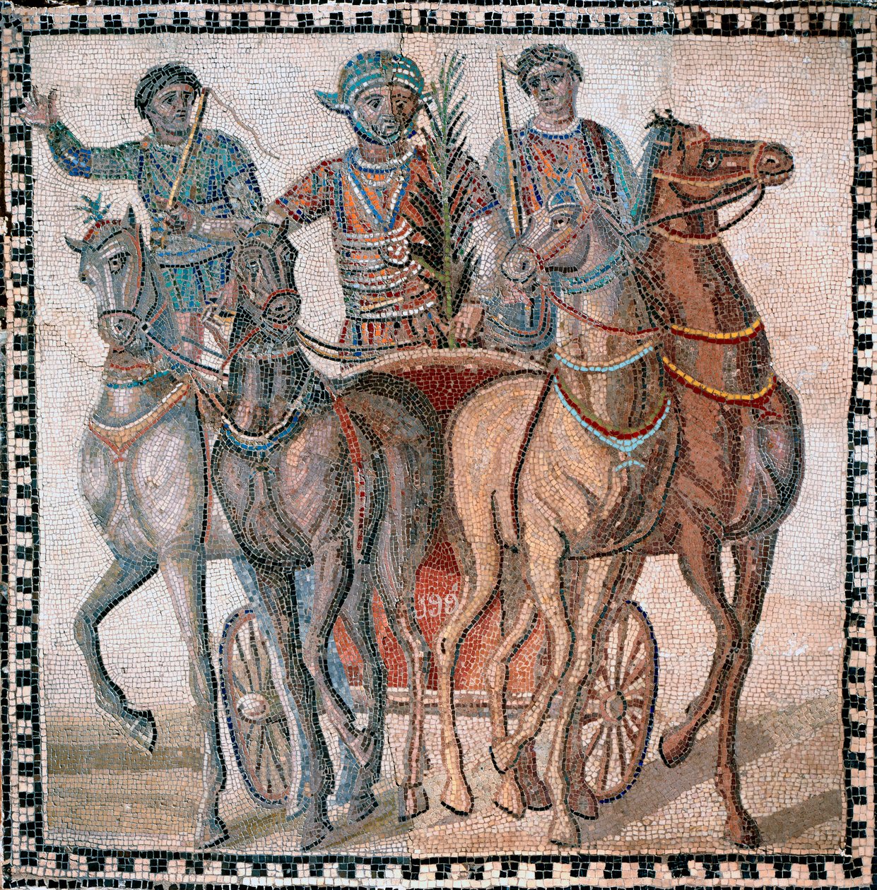 Corridas de carros, pilotos em posição de partida - Mosaico, século III de Roman