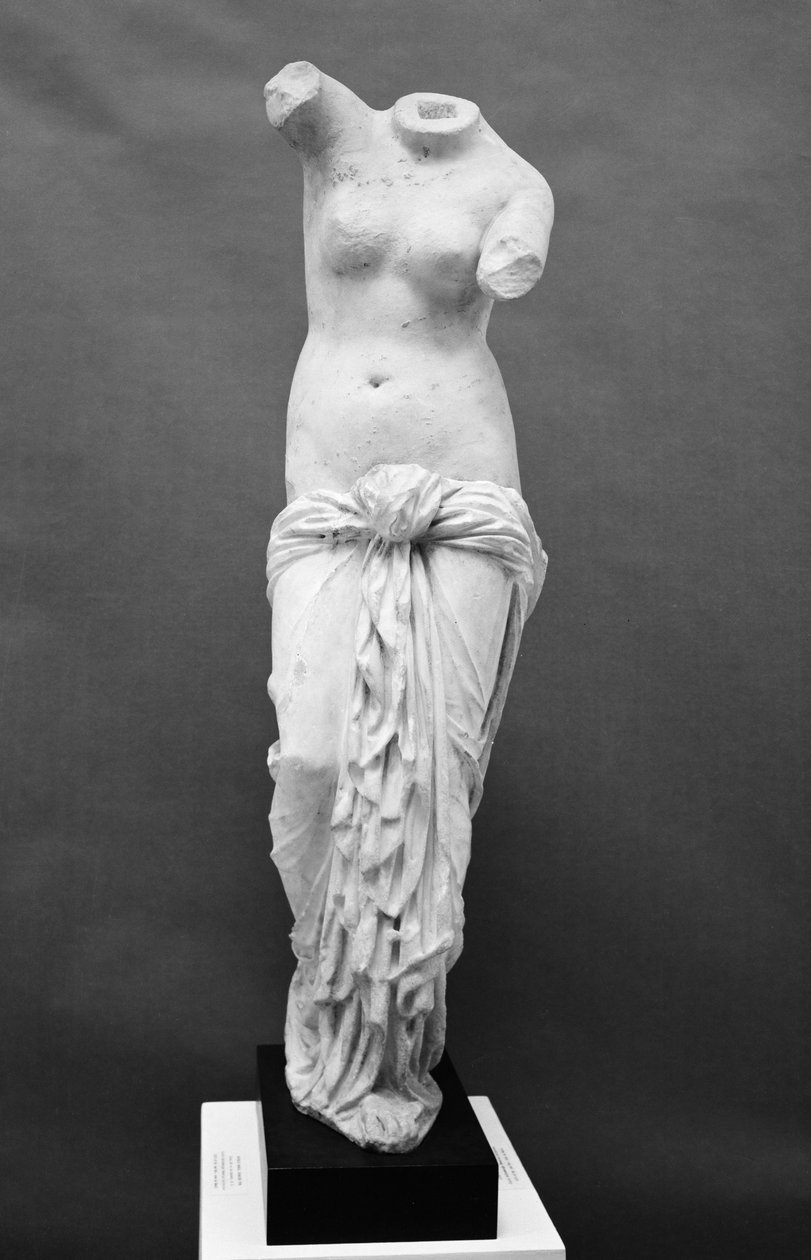 Figura de Afrodite (mármore) de Roman