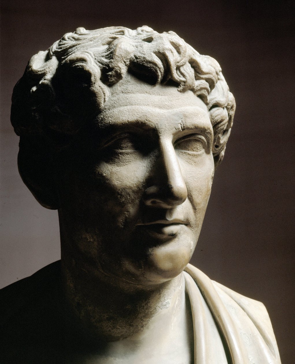 Cabeça de Ovid (escultura de mármore) de Roman