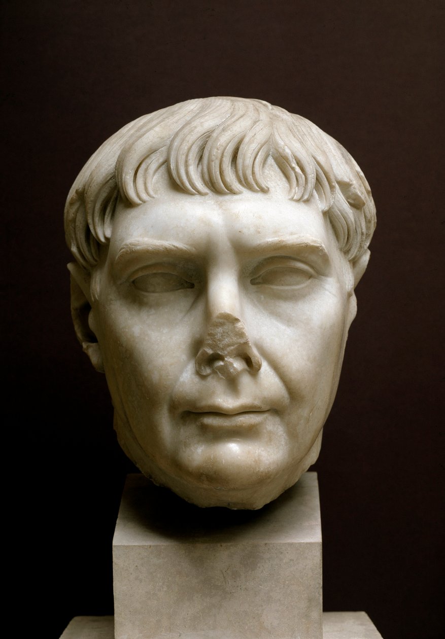 Chefe do Imperador Trajano, século II (escultura em mármore) de Roman