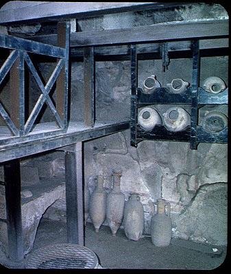 Interior de uma loja com ânforas, da casa de Netuno e Amphitrite de Roman