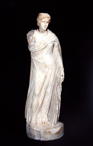 Kanephoros (mármore) de Roman
