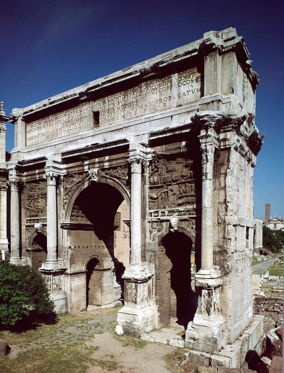 Arte Romana: Arco do Triunfo do Imperador Romano Septimius Severus (Lucius Septimius Severus) (146-211) realizado em 203 d.C., Fórum Romano, Roma de Roman