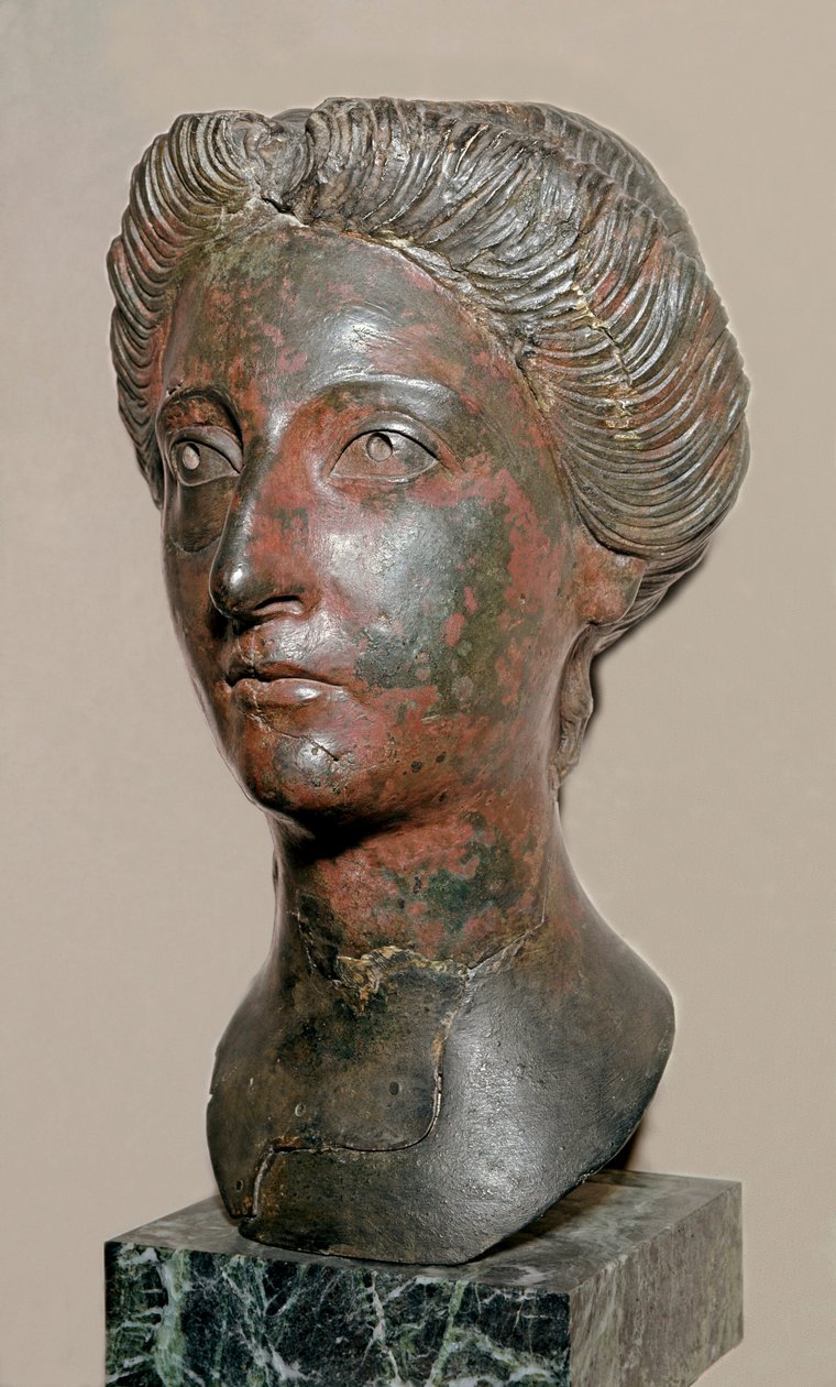 Arte Romana: Busto de bronze de uma mulher ao estilo do regimento dos Antoninos (92-162 d.C.) Roma, Museo della Civilta Romana de Roman