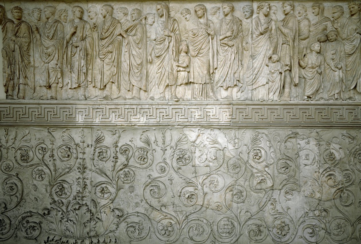 Arte Romana: "Cortejo Imperial do Imperador Augusto" Baixo relevo norte em mármore da Ara Pacis Augustae construído pelo Imperador Romano Augustae entre 13 e 9 AC no Champ de Marte (Campo de Marte) em Roma para comemorar a paz após as guerras de de Roman