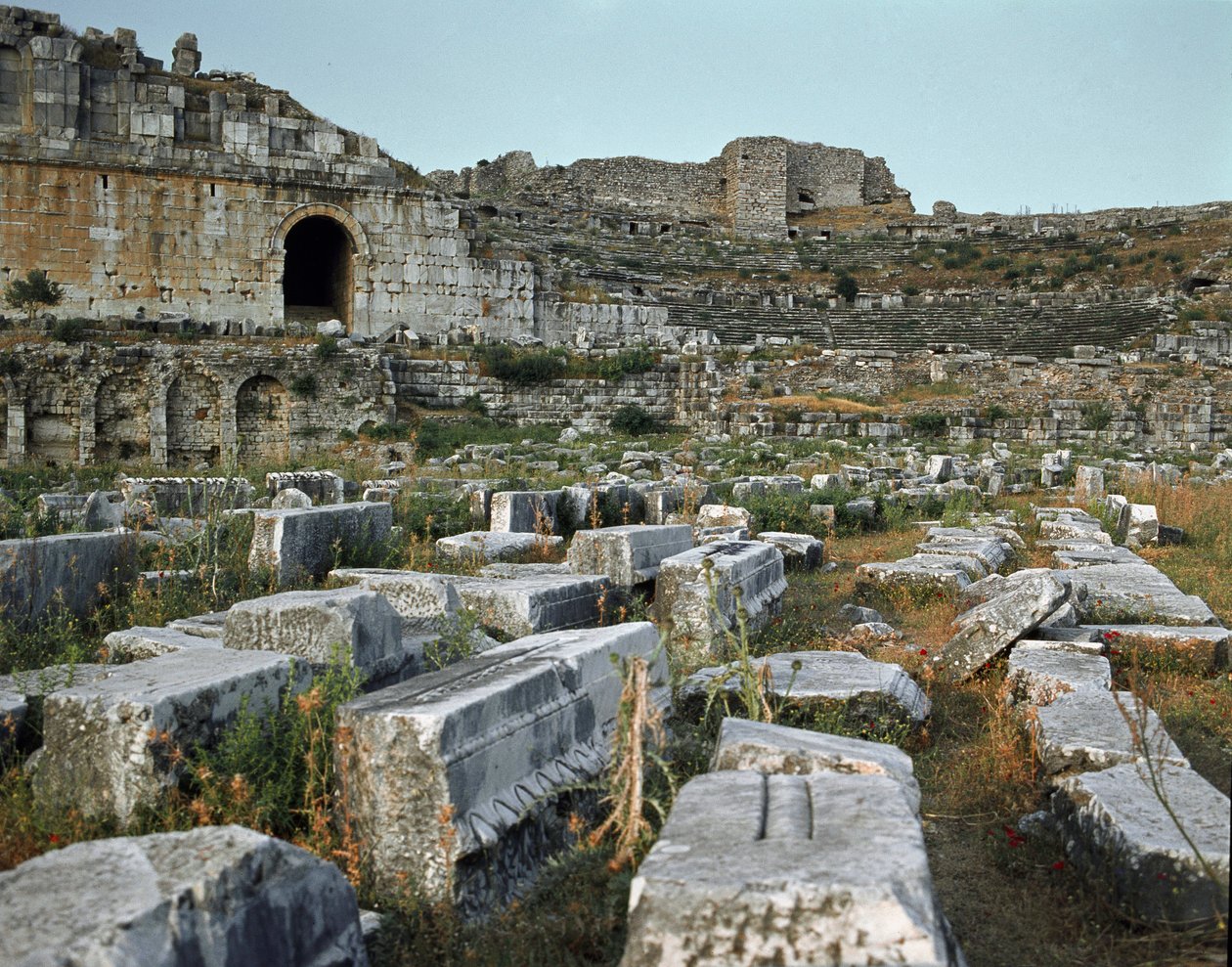 Arte romana, período helenístico: o teatro de Miletus. Século II. Turquia de Roman