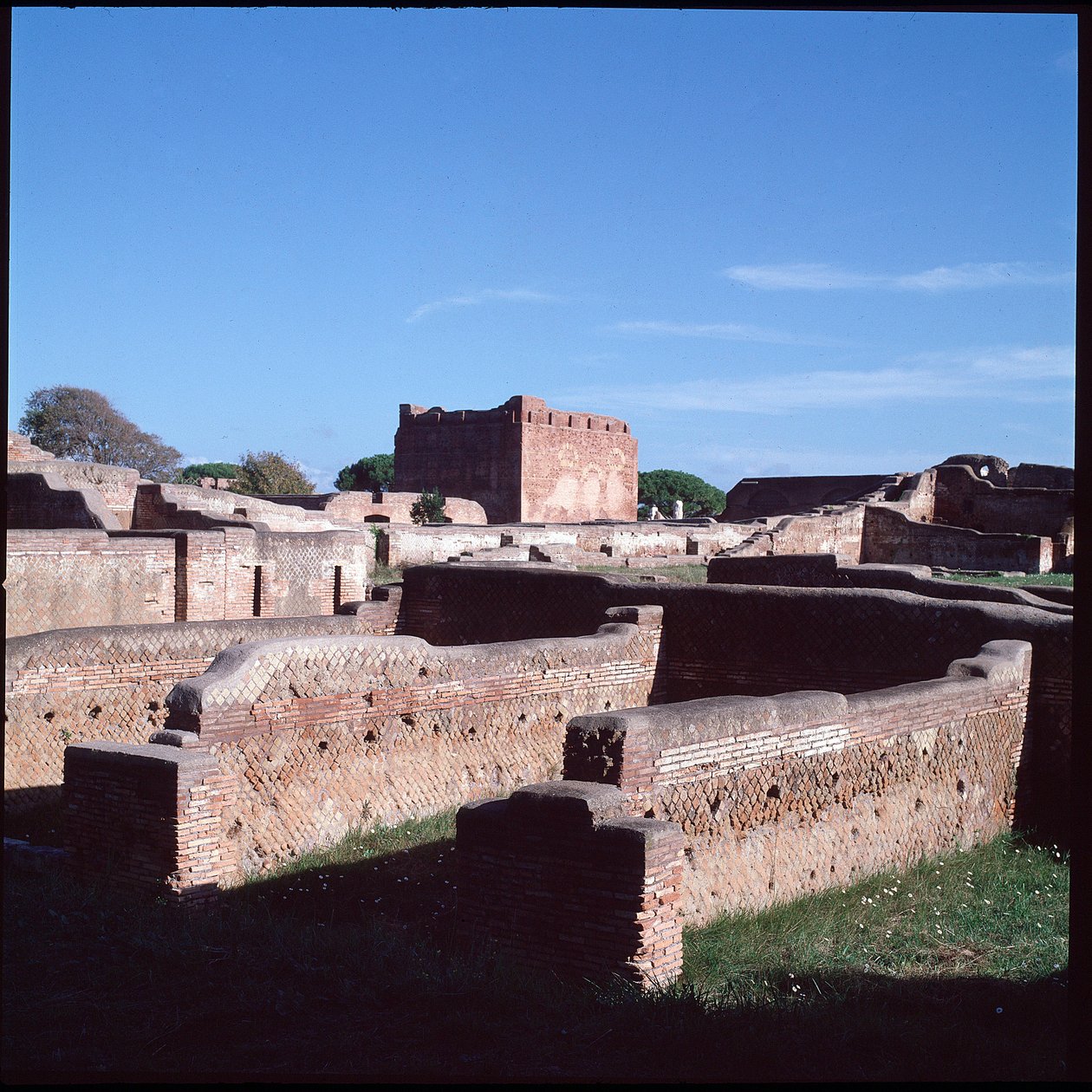 Arte romana: vista das ruínas do sítio arqueológico de Óstia de Roman