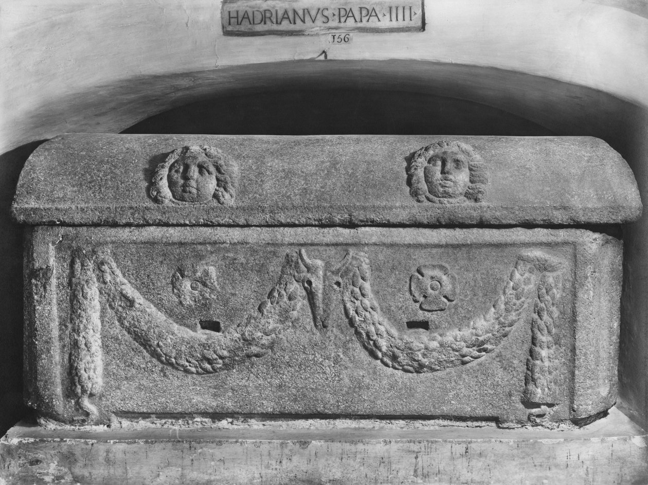Sarcófago do Papa Adriano IV (granito egípcio) de Roman