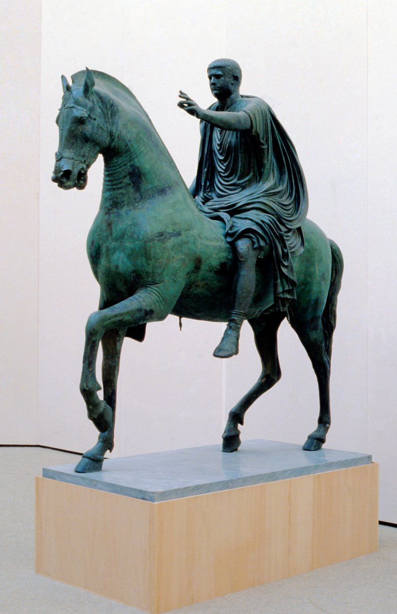 Estátua de Miseno: o Imperador Nérva (bronze) de Roman